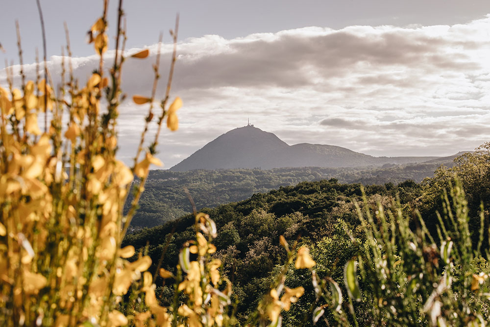 Le puy de Dôme depuis les côtes de Clermont